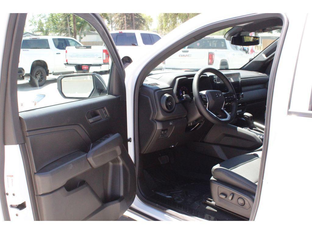 new 2025 Chevrolet Colorado car, priced at $43,000