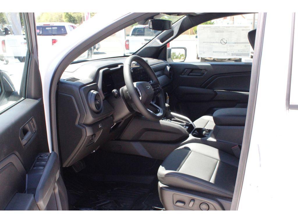 new 2025 Chevrolet Colorado car, priced at $43,000