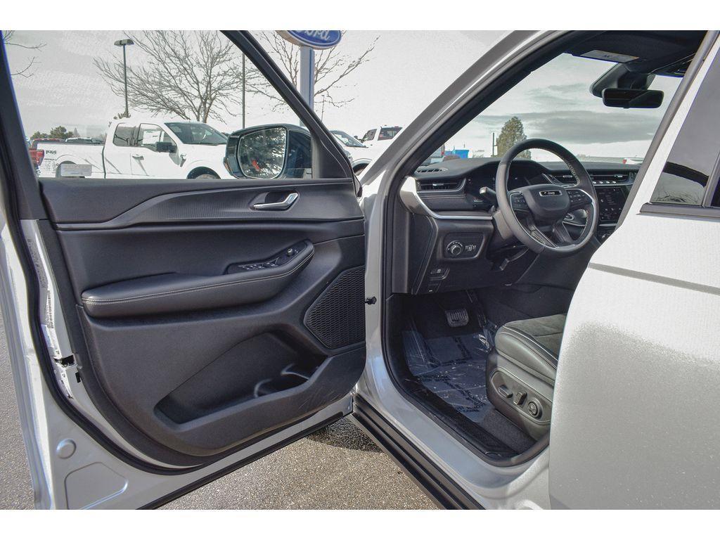 new 2025 Jeep Grand Cherokee L car, priced at $41,500