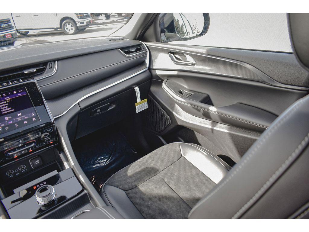 new 2025 Jeep Grand Cherokee L car, priced at $41,500