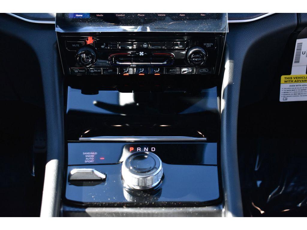 new 2025 Jeep Grand Cherokee car, priced at $43,000