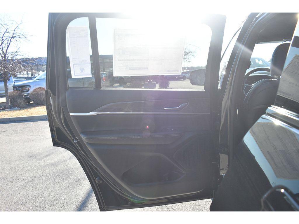 new 2025 Jeep Grand Cherokee L car, priced at $44,500