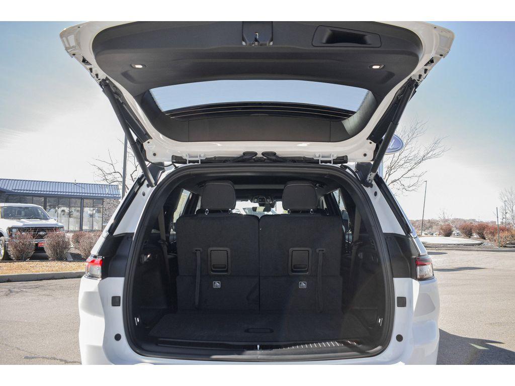 new 2025 Jeep Grand Cherokee L car, priced at $38,500