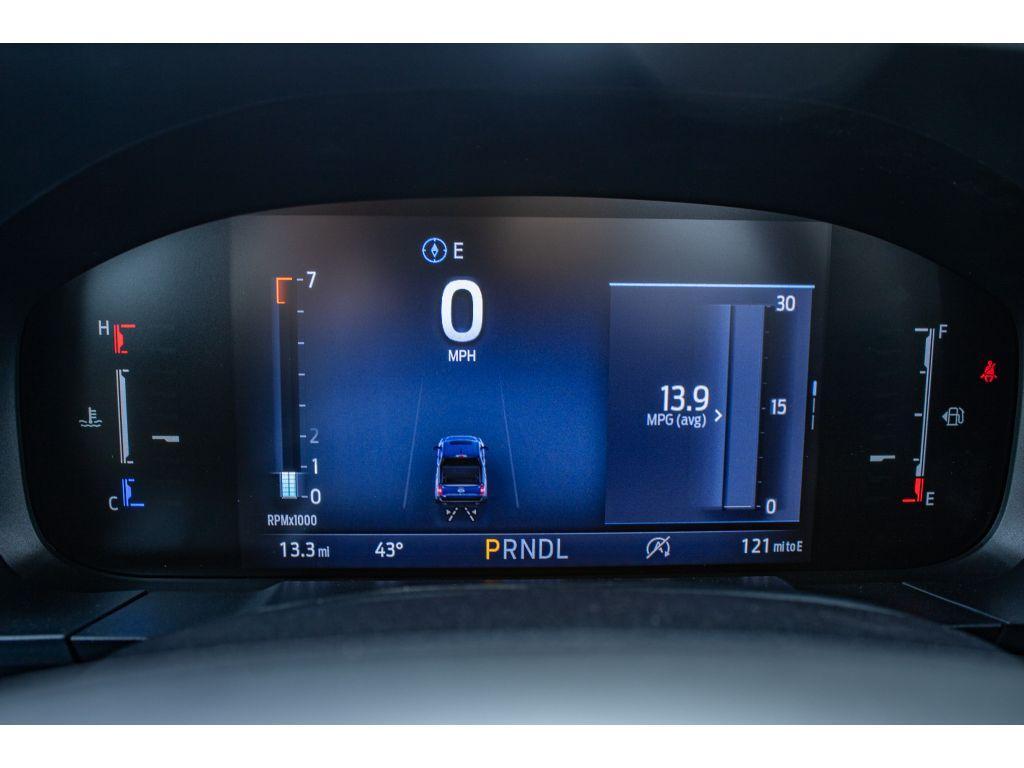 new 2025 Ford Maverick car, priced at $33,999