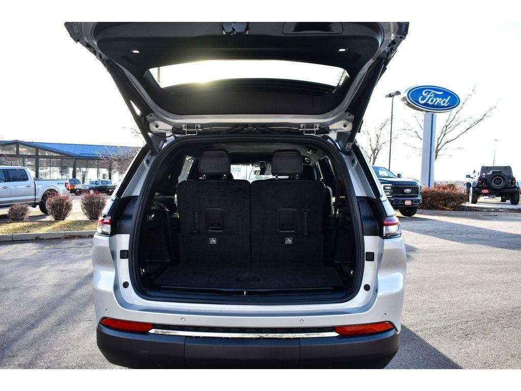 new 2025 Jeep Grand Cherokee L car, priced at $44,500