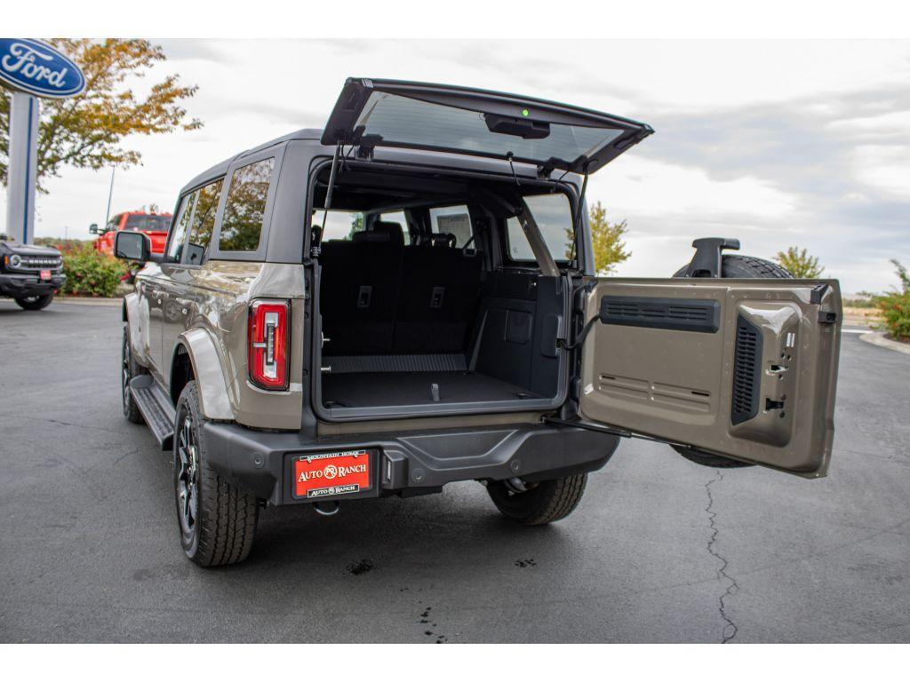 new 2025 Ford Bronco car, priced at $51,949