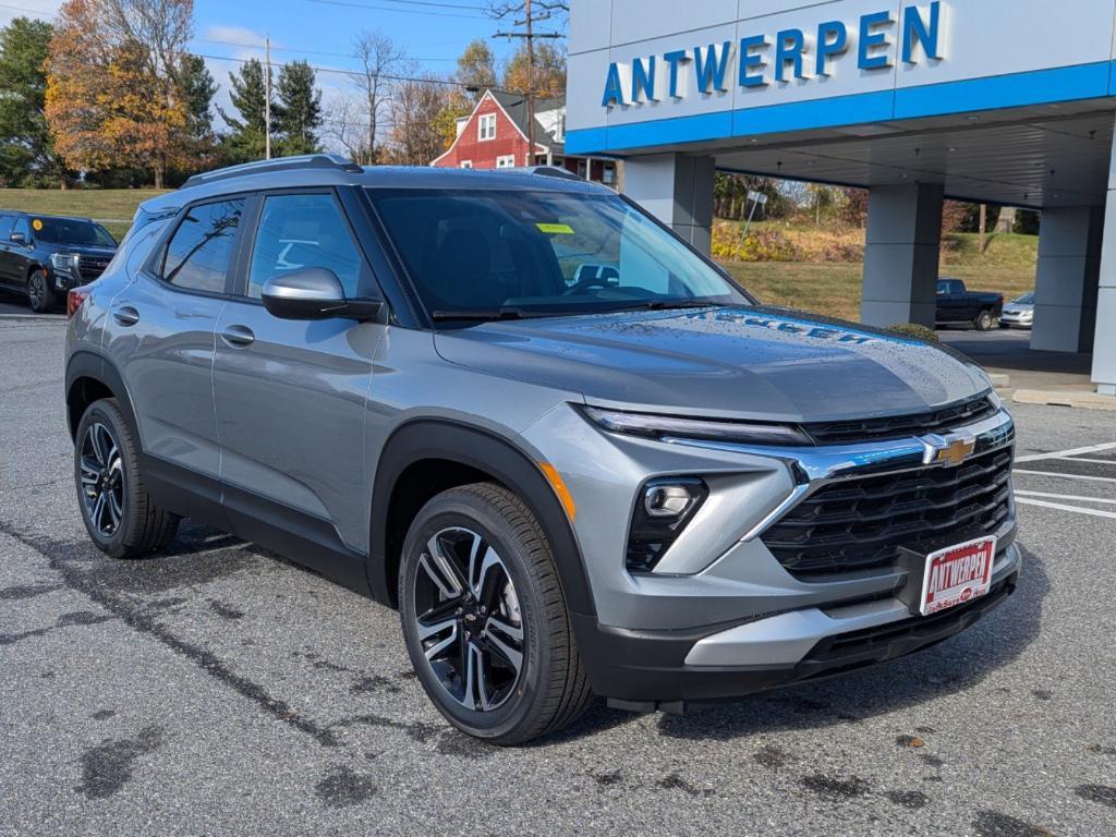 new 2025 Chevrolet TrailBlazer car, priced at $27,975