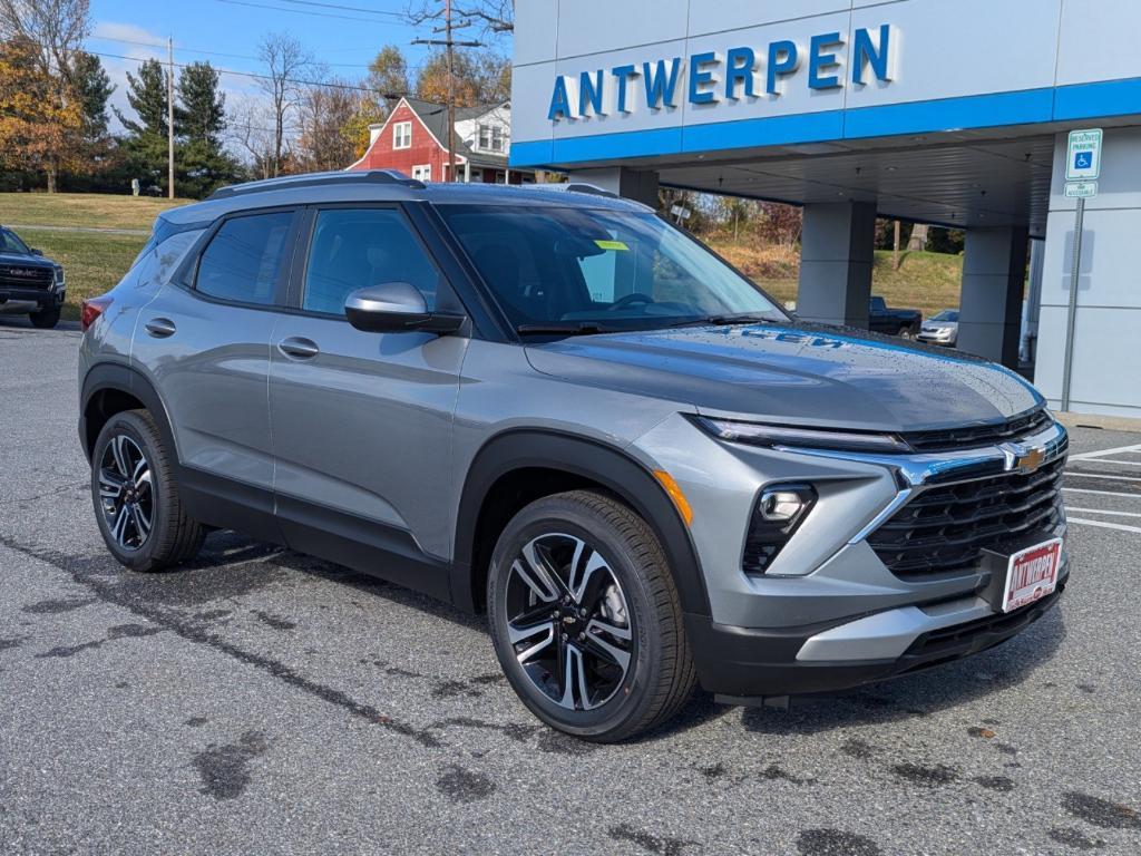 new 2025 Chevrolet TrailBlazer car, priced at $27,475