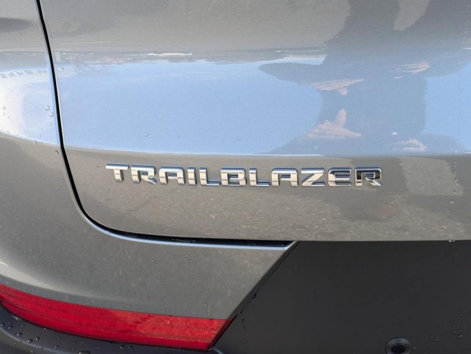 new 2025 Chevrolet TrailBlazer car, priced at $27,475