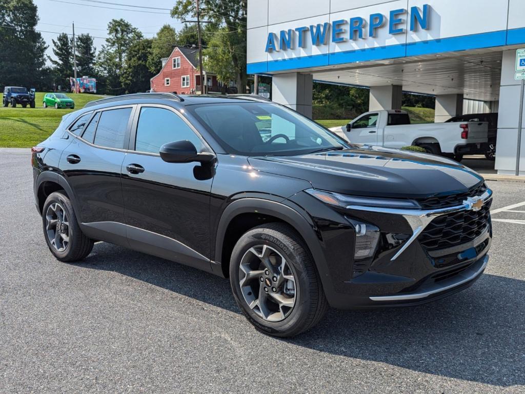 new 2025 Chevrolet Trax car, priced at $24,460