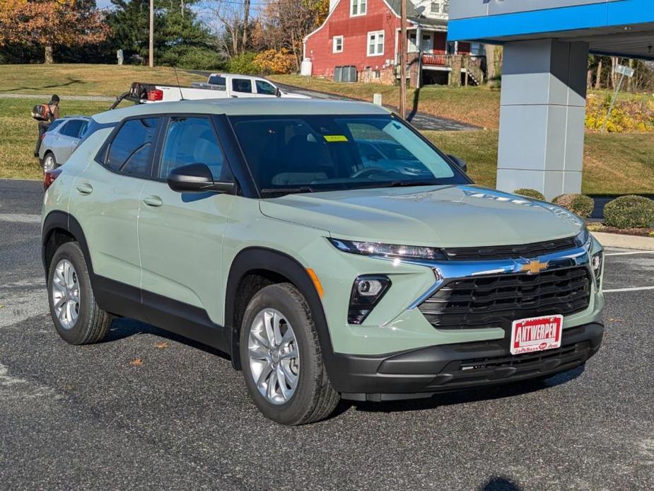 new 2025 Chevrolet TrailBlazer car, priced at $26,025