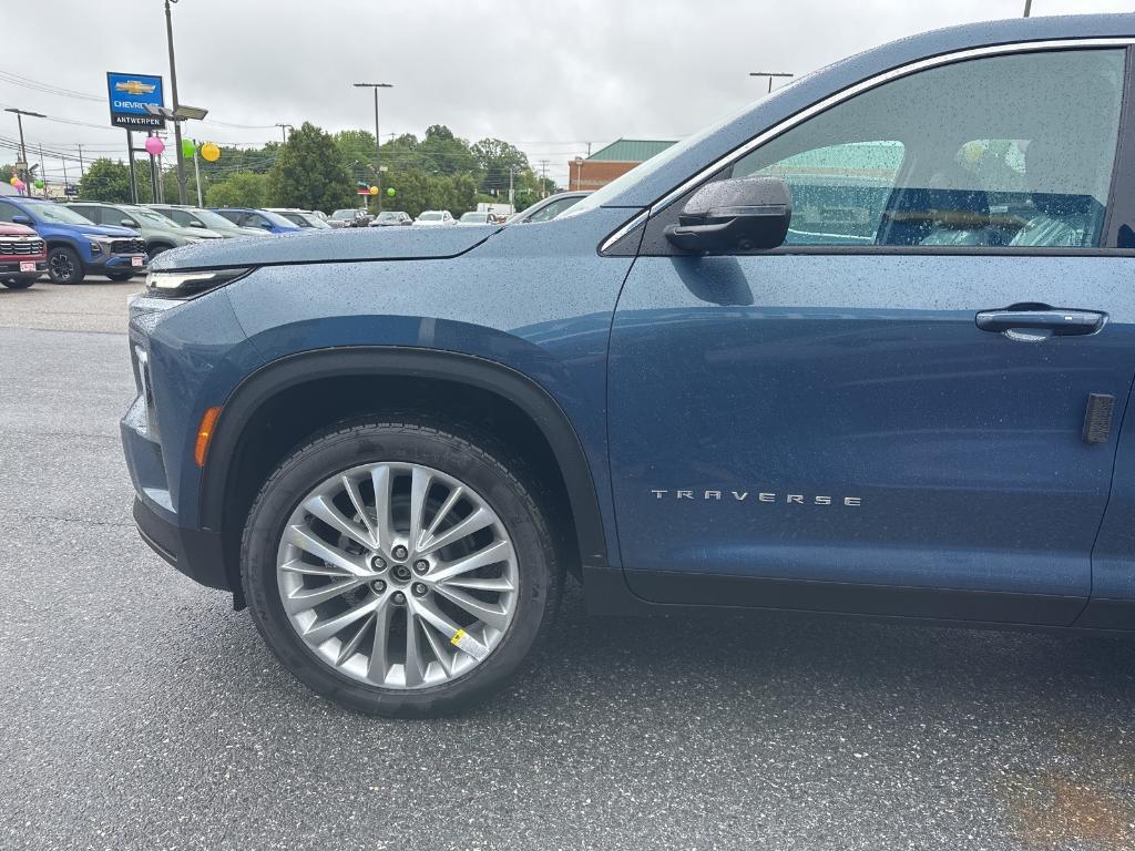 new 2025 Chevrolet Traverse car, priced at $47,640