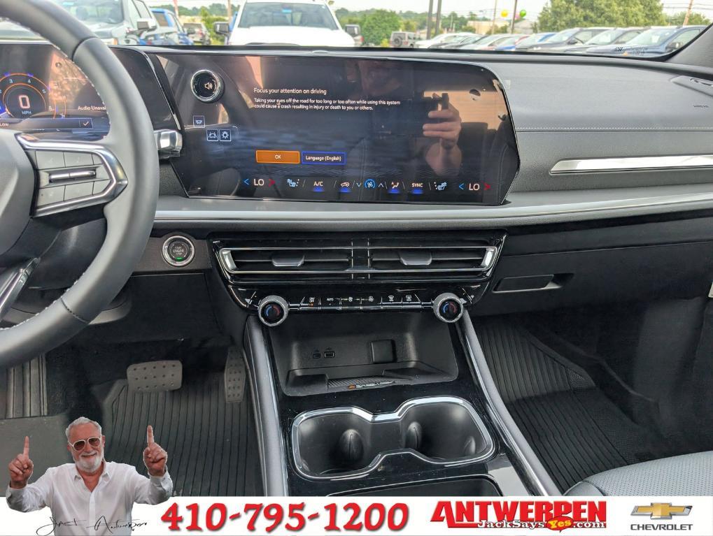 new 2025 Chevrolet Traverse car, priced at $43,901