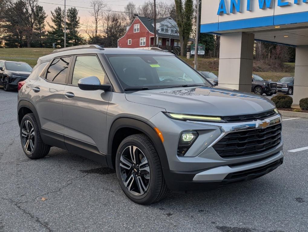 new 2025 Chevrolet TrailBlazer car, priced at $26,880