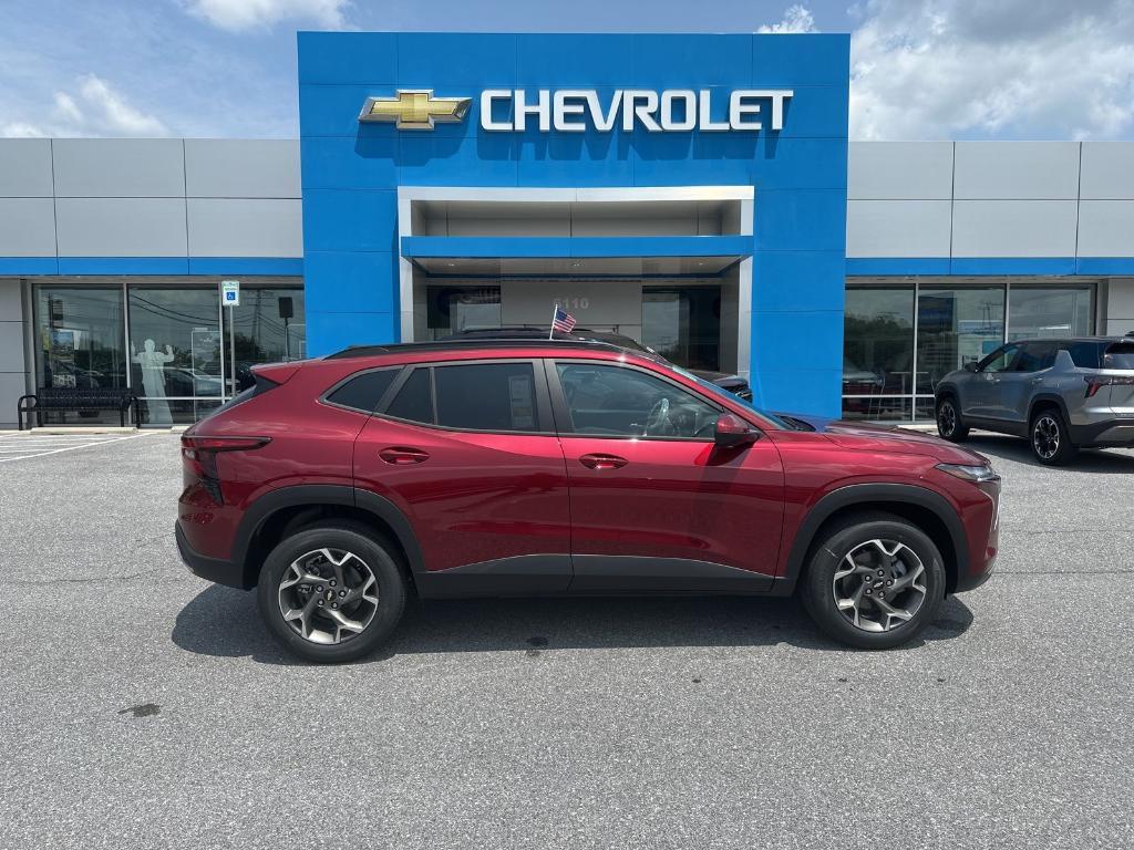 new 2025 Chevrolet Trax car, priced at $23,118