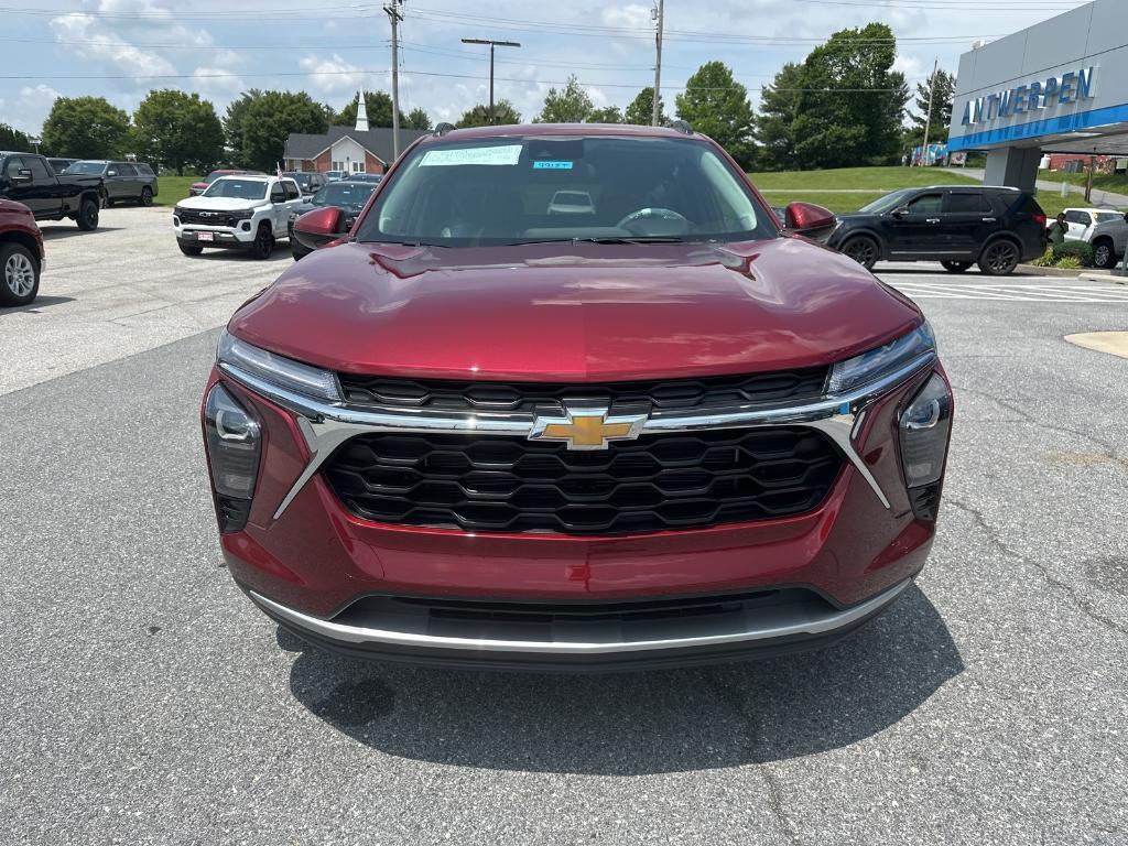 new 2025 Chevrolet Trax car, priced at $24,640