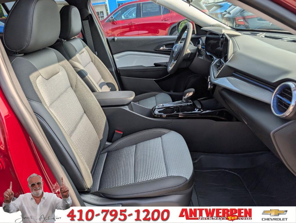new 2025 Chevrolet Trax car, priced at $22,718
