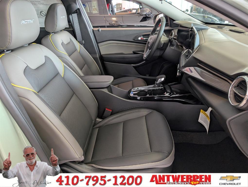 new 2025 Chevrolet Trax car, priced at $26,290