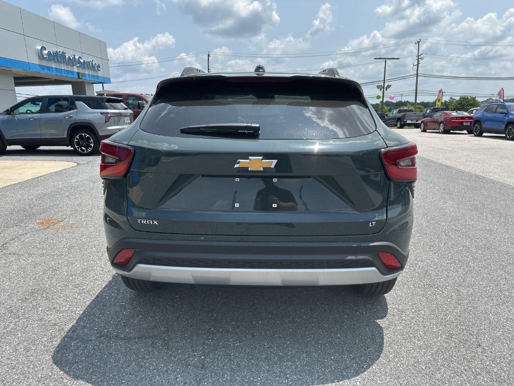 new 2025 Chevrolet Trax car, priced at $25,700