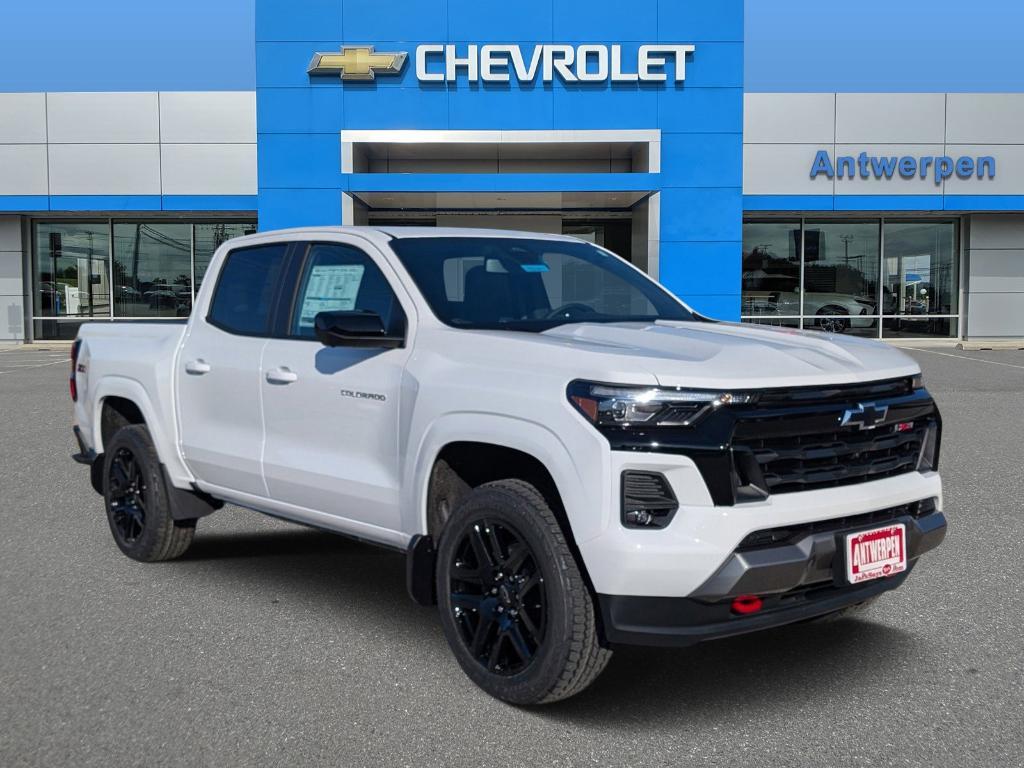 new 2025 Chevrolet Colorado car, priced at $48,640