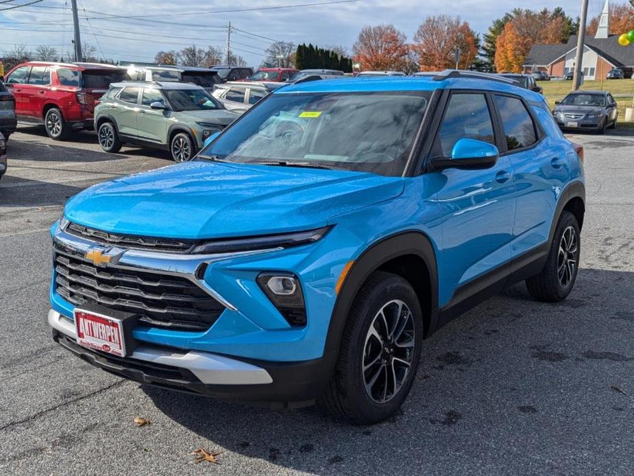 new 2025 Chevrolet TrailBlazer car, priced at $30,650