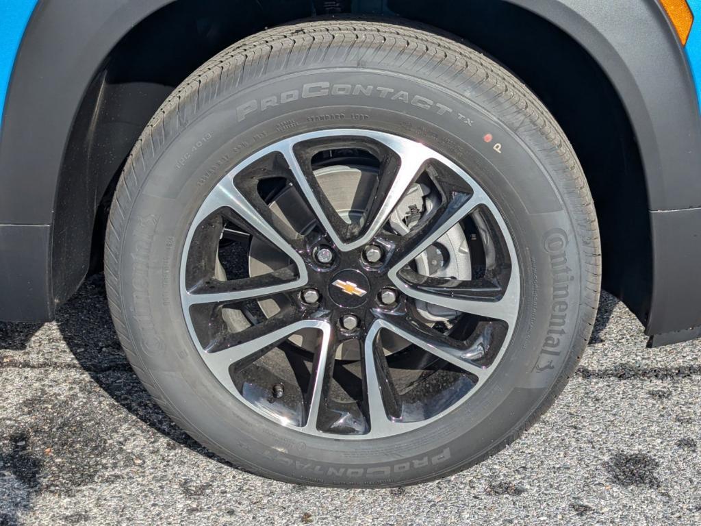 new 2025 Chevrolet TrailBlazer car, priced at $30,650