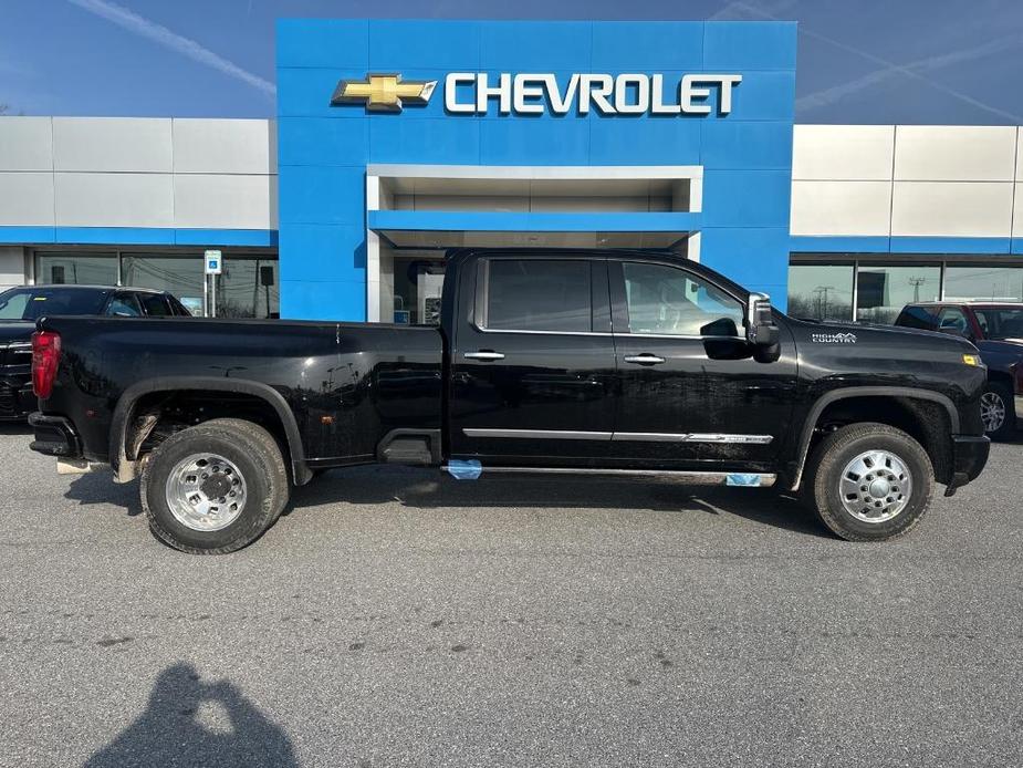 new 2025 Chevrolet Silverado 3500 car, priced at $91,365