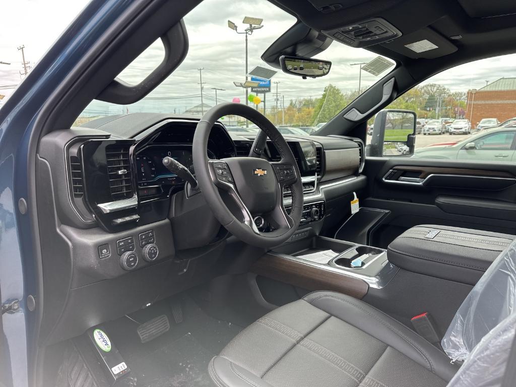 new 2025 Chevrolet Silverado 3500 car, priced at $90,660