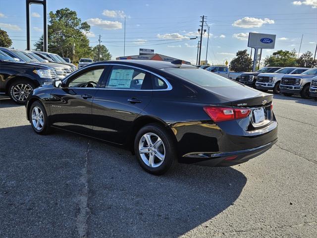 new 2024 Chevrolet Malibu car, priced at $24,335