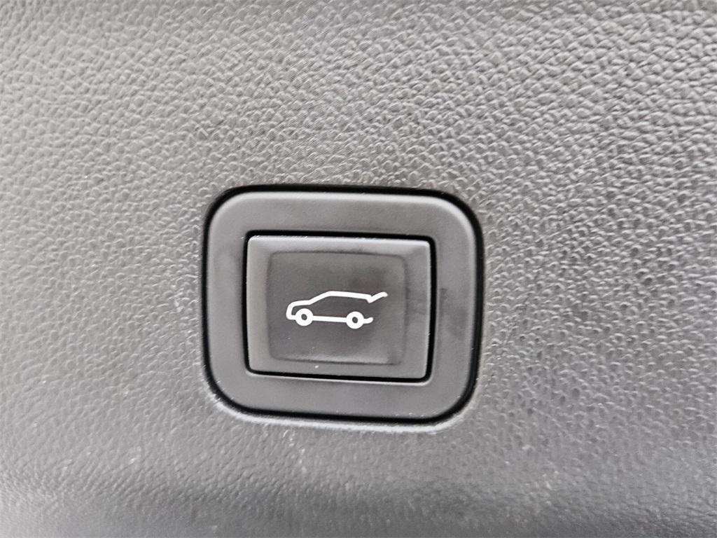 used 2024 GMC Yukon XL car, priced at $66,595