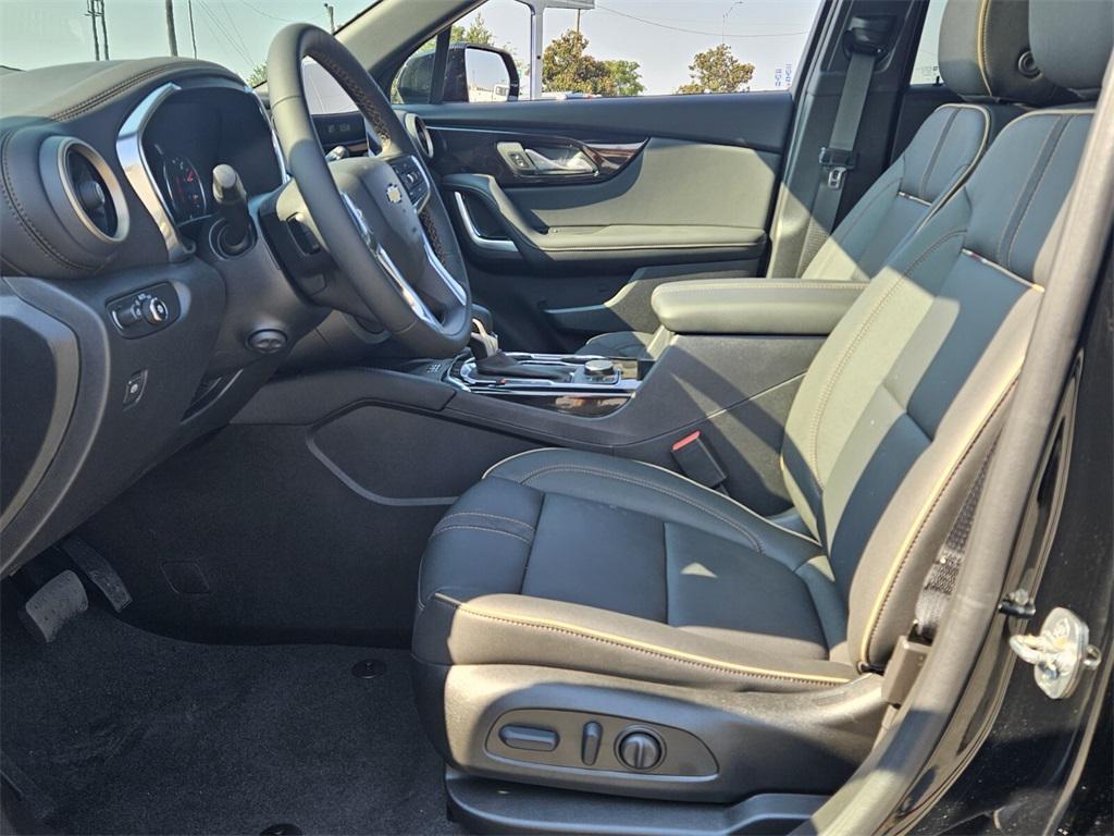 new 2025 Chevrolet Blazer car, priced at $45,415