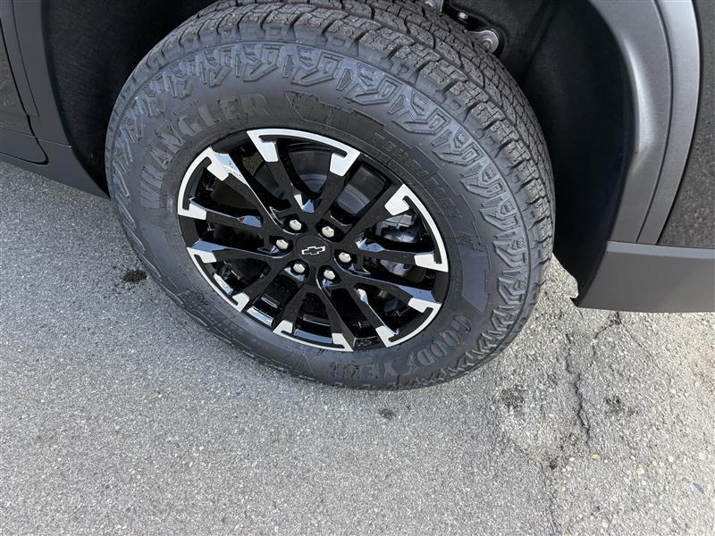 new 2025 Chevrolet Traverse car, priced at $50,895