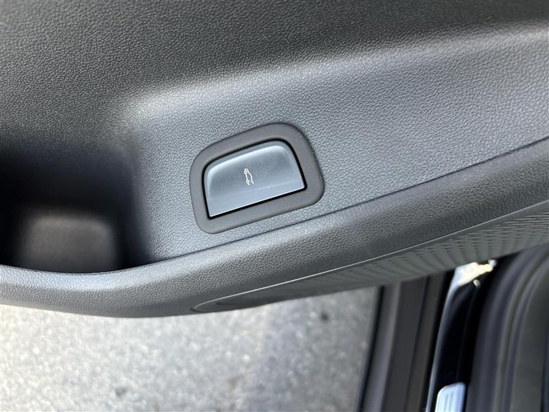new 2025 Chevrolet Traverse car, priced at $50,895