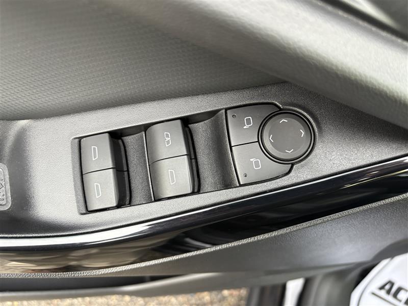 used 2025 Chevrolet Equinox car, priced at $29,999