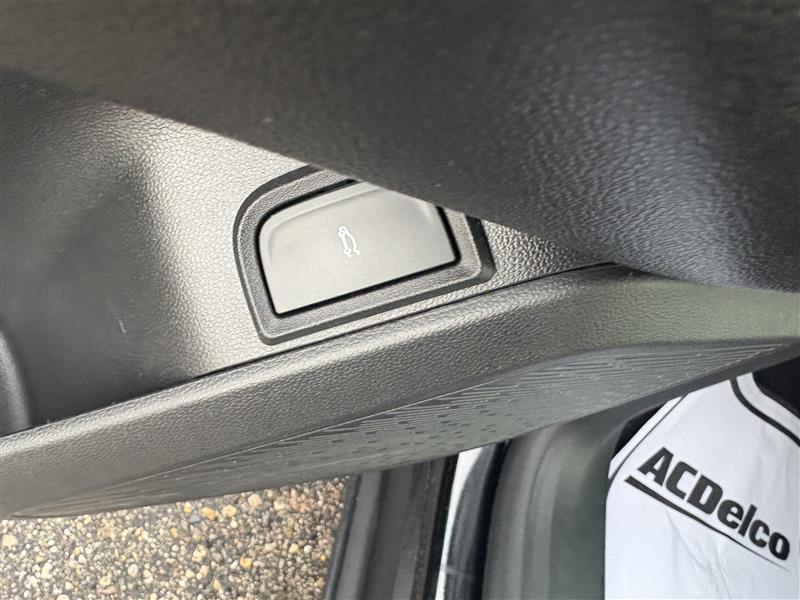 used 2025 Chevrolet Equinox car, priced at $29,999