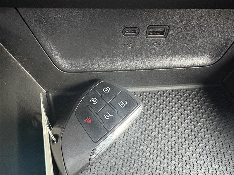 used 2025 Chevrolet Equinox car, priced at $29,999