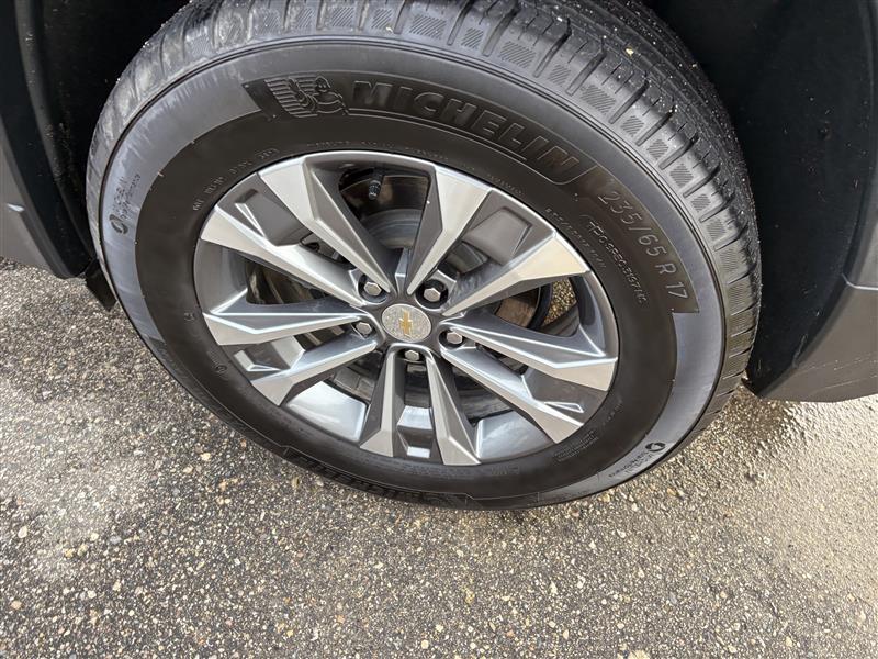 used 2025 Chevrolet Equinox car, priced at $29,999