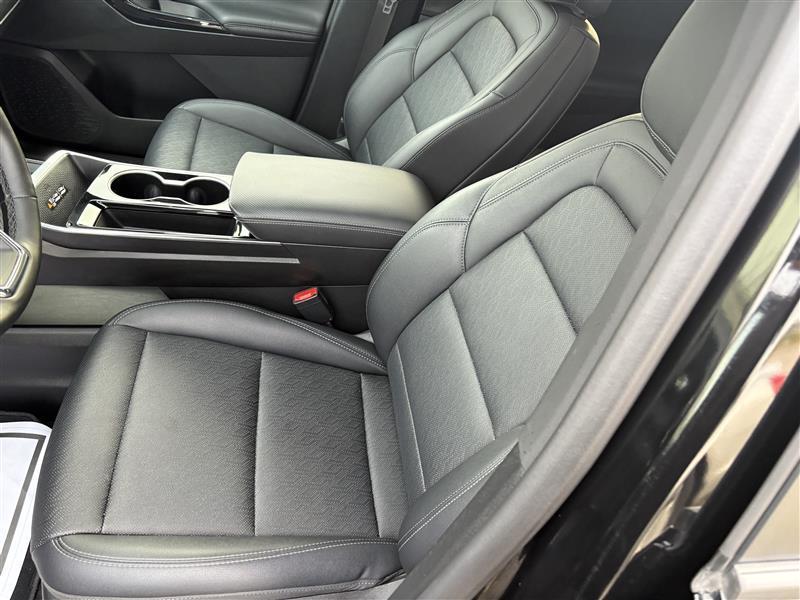 used 2025 Chevrolet Equinox car, priced at $29,999