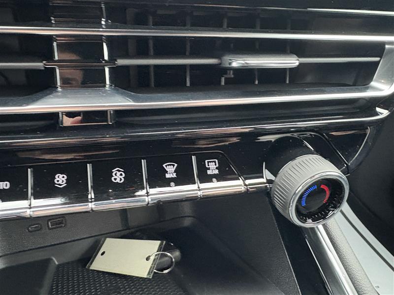 new 2026 Chevrolet Traverse car, priced at $47,020