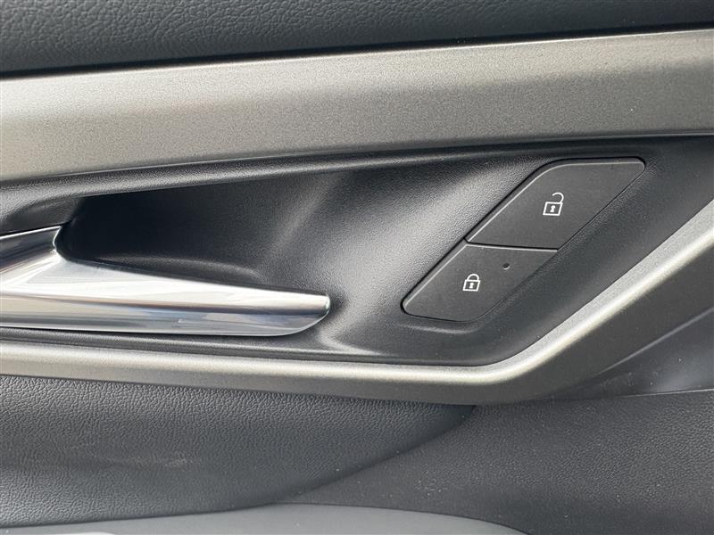 new 2026 Chevrolet Traverse car, priced at $47,020