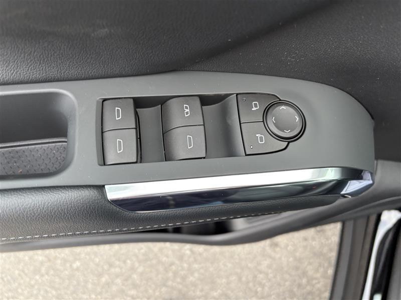 new 2026 Chevrolet Traverse car, priced at $47,020