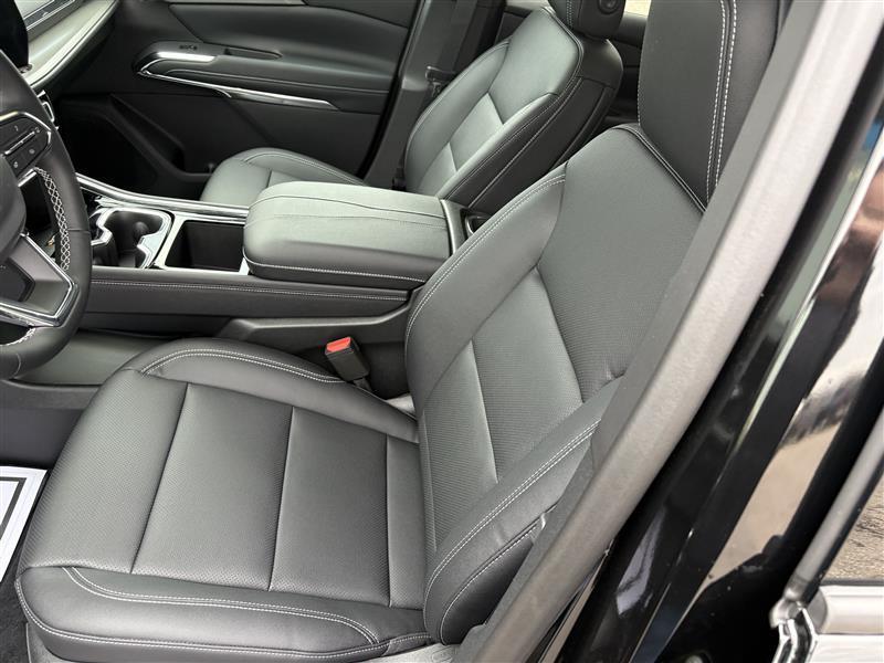 new 2026 Chevrolet Traverse car, priced at $47,020