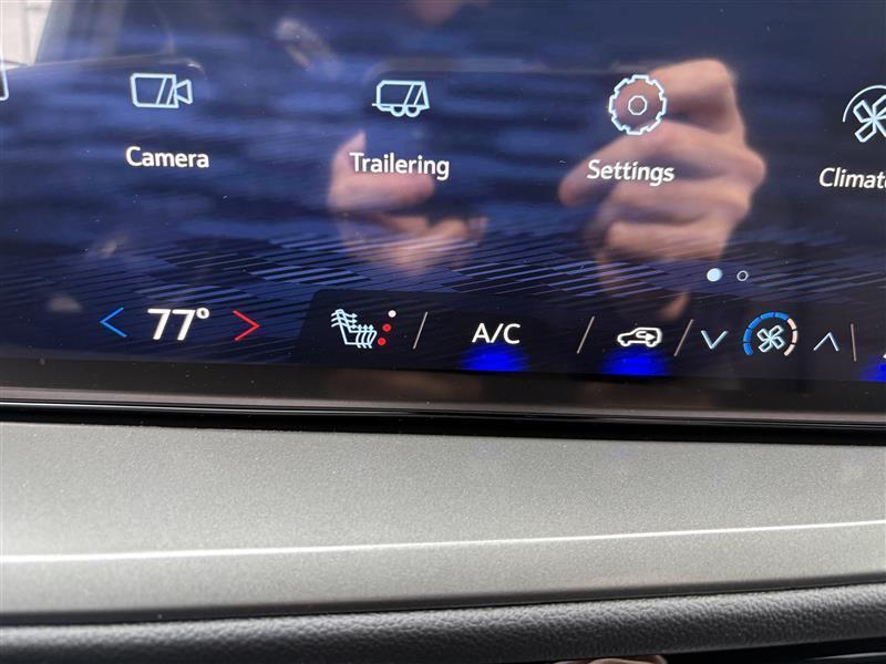 new 2026 Chevrolet Traverse car, priced at $47,020