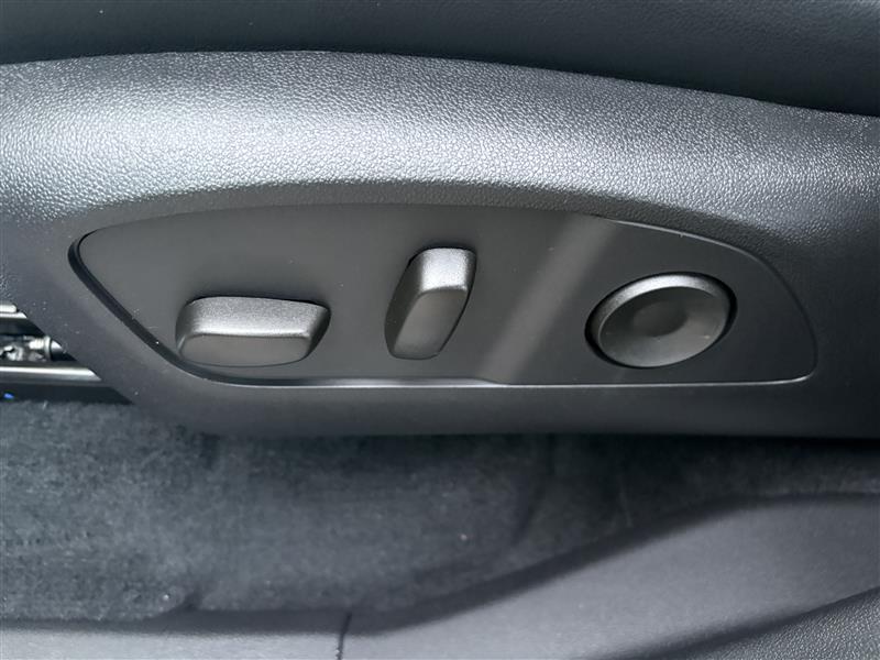 new 2026 Chevrolet Traverse car, priced at $55,010