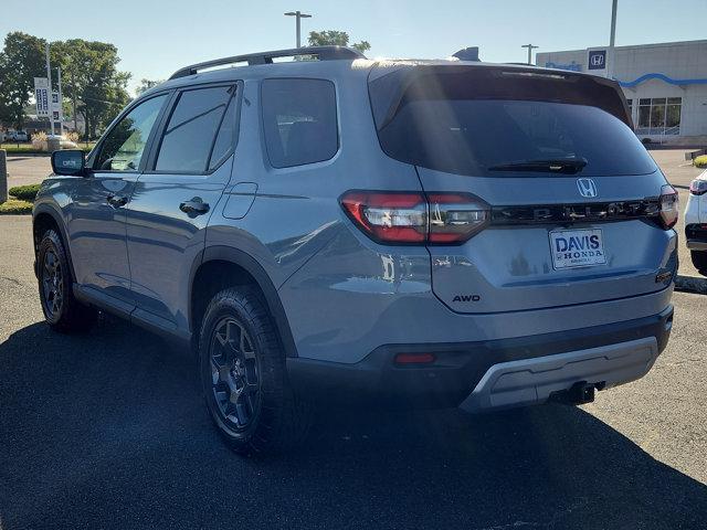 new 2025 Honda Pilot car, priced at $51,430