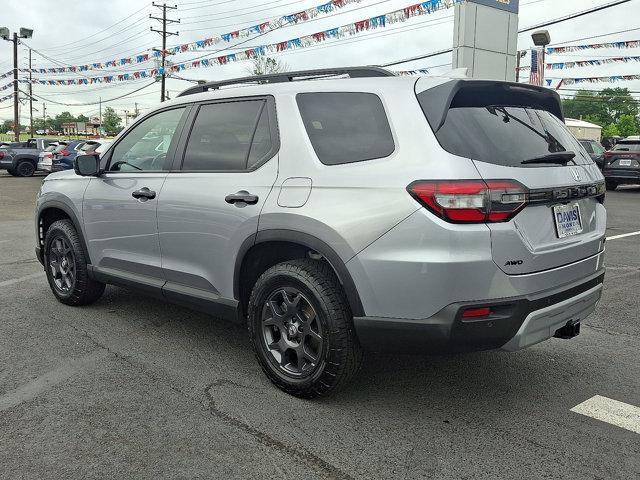 used 2025 Honda Pilot car, priced at $45,909