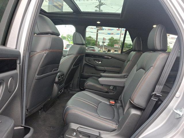 used 2025 Honda Pilot car, priced at $45,909