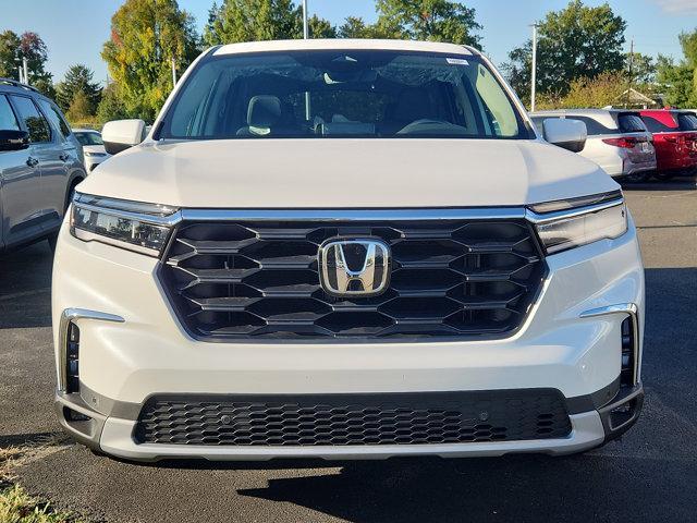 new 2025 Honda Pilot car, priced at $47,450