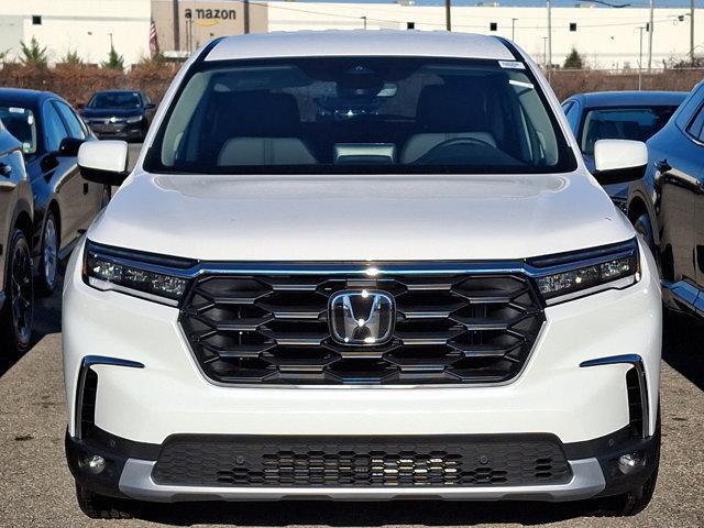 new 2025 Honda Pilot car, priced at $47,450