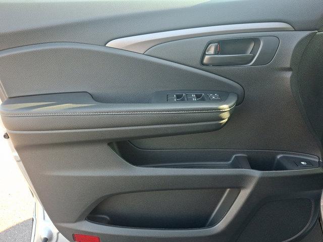 used 2025 Honda Ridgeline car, priced at $34,899